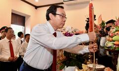 Lãnh đạo TP.HCM dâng hương tưởng niệm Chủ tịch Hồ Chí Minh