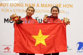 SEA Games 31: Hai chị em Mỹ Hạnh-Mỹ Trang rủ nhau vô địch vật tự do
