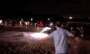 Đà Nẵng: 5 học sinh tắm biển bị nước cuốn, 1 em mất tích