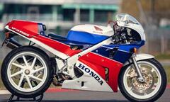 Siêu môtô Honda 32 năm tuổi được bán đấu giá cao kỷ lục