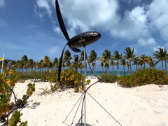 Video: Turbine gió mini, sạc 4 thiết bị cùng lúc 