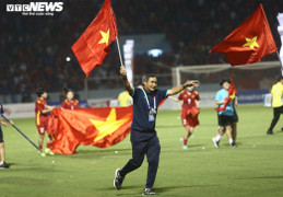 HLV Mai Đức Chung: 'Đời huấn luyện, chưa bao giờ thấy hạnh phúc như thế'