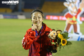 Tuyển bóng đá nữ chúc U23 Việt Nam đánh bại U23 Thái Lan
