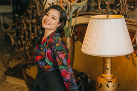 MC Thu Hương biến hoá cùng trang phục vintage