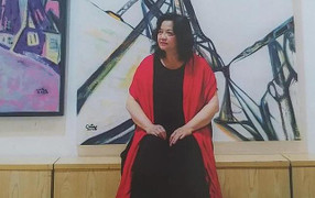 Con dâu Cố Thủ tướng Phạm Văn Đồng ca hát và vẽ