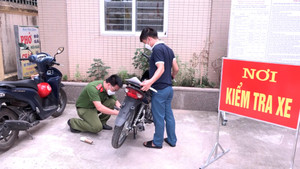 Video: Người dân chỉ mất 3 phút để đăng ký xe máy tại công an xã