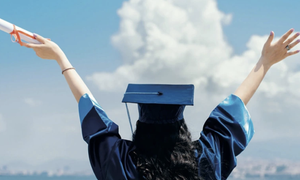 Nên học trường quốc tế ở Việt Nam hay đi du học?