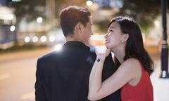 Vợ đi họp lớp, chồng đau đớn phát hiện sự thật phía sau