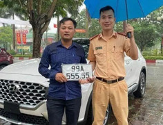 Trúng biển VIP, loạt xe Hyundai SantaFe đội giá gấp 3