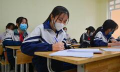 Học phí dự kiến tăng gấp đôi: Phụ huynh đang gánh quá nhiều loại phí