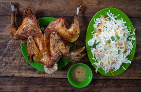 Món gà ướp gia vị lạ ở An Giang, khách phải chờ cả tiếng mới được thưởng thức