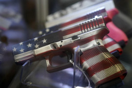Sản xuất vũ khí cá nhân càng nhiều, bạo lực súng đạn ở Mỹ càng tăng