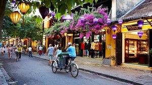 Du lịch vẫn 'đói' khách quốc tế sau hơn 2 tháng mở cửa