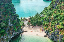 Hòn đảo độc nhất Việt Nam với 2 bãi biển đối diện cách nhau chỉ vài bước chân