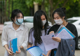 Đề tiếng Anh vào lớp 10 chuyên Khoa học Xã hội và Nhân văn