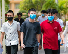 Đề thi Toán vào lớp 10 chuyên Khoa học Xã hội và Nhân văn