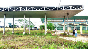 Ảnh: Bến xe gần 130 tỷ đồng ở Đà Nẵng bỏ hoang 10 năm