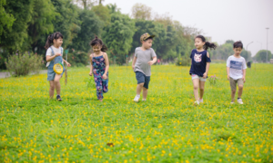 Trẻ em phố thị vui Tết thiếu nhi trong đô thị triệu cây xanh