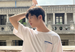 Nam sinh lai 3 dòng máu gây bão mạng bởi góc nghiêng 'thần thánh'