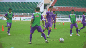 Video: Xem tuyển Việt Nam đá tập trên sân Thống Nhất trước khi đấu Afghanistan