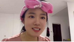 Nữ giáo viên bị đuổi việc vì từng mắc COVID-19