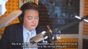 Đại sứ Mỹ ghi âm sách nói tặng trẻ khiếm thị