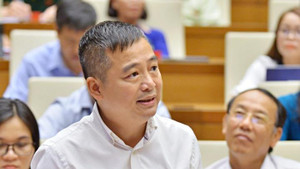 Đại biểu Quốc hội: Dịch COVID-19 thoái trào, ngành Y vẫn nặng nỗi lo