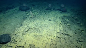 Video: Con đường lát gạch bí ẩn dưới đáy Thái Bình Dương