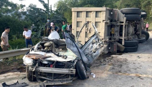 Ô tô chở đất đè chết 3 người: Thùng xe cơi nới cao gấp đôi so với đăng kiểm