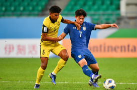 Đề xuất đưa U23 Việt Nam đá V-League: Đừng vội học Malaysia, Singapore