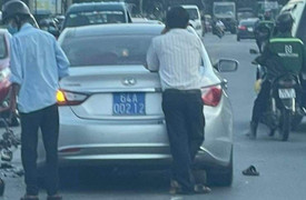 Vĩnh Long: Ô tô biển xanh va chạm xe máy, một người chết