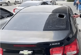 Cặp đôi cãi nhau ném đồ tán loạn từ tầng cao, làm hỏng 5 ô tô 