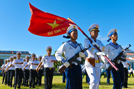 Ảnh: Lễ chào cờ đặc biệt trên đảo Song Tử Tây