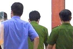 Công an có mặt tại nơi làm việc của cựu Bộ trưởng Y tế Nguyễn Thanh Long