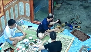 Chủ nhà nghệt mặt khi bình rượu quý đãi khách vỡ nát