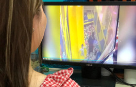 Tìm danh tính người đàn ông tát, đánh bé gái 5 tuổi trong khu vui chơi ở Hà Nội