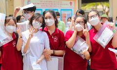 Con thi vào lớp 10, mẹ sụt 4 - 5 cân