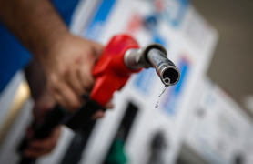 Thủ tướng yêu cầu theo dõi thông tin Malaysia muốn bán xăng giá rẻ