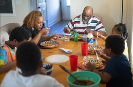 Quay cuồng trong bão giá, dân Mỹ cắt khẩu phần ăn