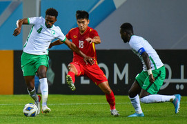Trực tiếp bóng đá U23 Việt Nam 0-2 U23 Ả Rập Xê Út: Văn Chuẩn nhận thẻ đỏ