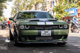 Cận cảnh hàng hiếm Dodge Challenger SRT Hellcat Redeye tại Việt Nam