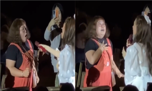 Cô gái hết hồn với giọng hát của chính mình