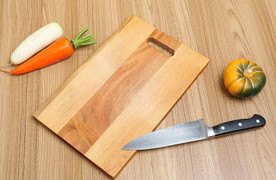 Vì sao trên mọi chiếc thớt đều có lỗ khuyết lớn?