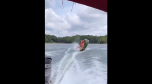 Thất điên bát đảo khi ngồi thuyền du lịch