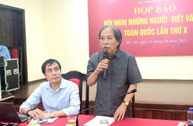 Hà Nội hỗ trợ vé máy bay cho đại biểu, Hội Nhà văn từ chối vì quá muộn