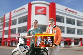 Món quà bất ngờ từ Wake-up 247 mang đến niềm vui cho chàng trai Sài Gòn