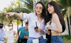 Minh Hằng tất bật khi tự làm đạo diễn cho đám cưới của mình