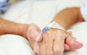 Chàng trai phát hiện ung thư máu từ hai triệu chứng rất thường gặp