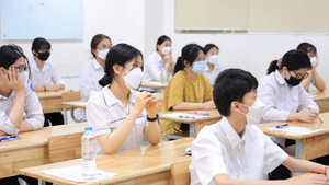 Video: Gần 107.000 thí sinh ở Hà Nội bước vào kỳ thi tuyển sinh lớp 10