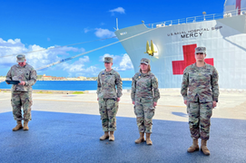 Tàu bệnh viện Hải quân Mỹ thăm Việt Nam